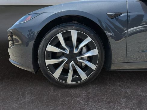 Used 2024 Tesla Model 3 Standard Range RWD image 9