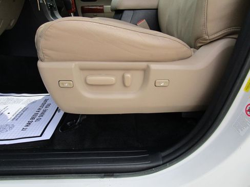 Used 2018 Toyota Sequoia Platinum image 20