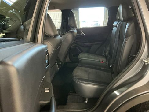 Used 2024 Mitsubishi Outlander SE image 25