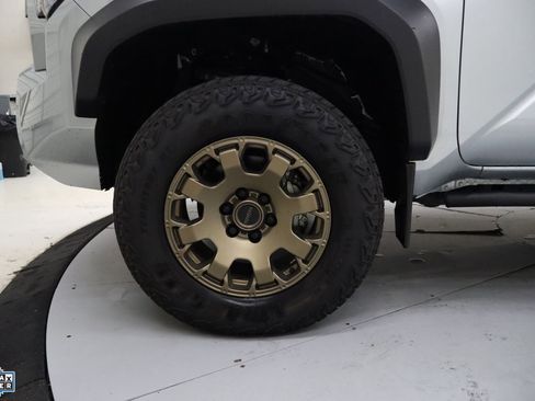 Used 2024 Toyota Tacoma Trailhunter image 11