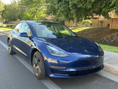 Used 2021 Tesla Model 3 Standard Range Plus RWD image 2