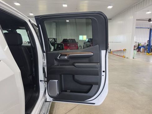 Used 2024 Chevrolet Silverado 1500 High Country w/ Technology Package AWD/4WD image 27