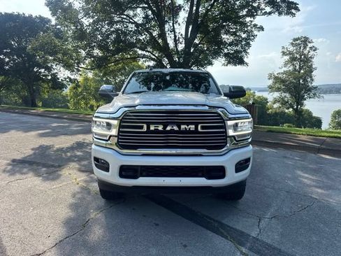 Used 2022 RAM 2500 Laramie AWD/4WD image 2