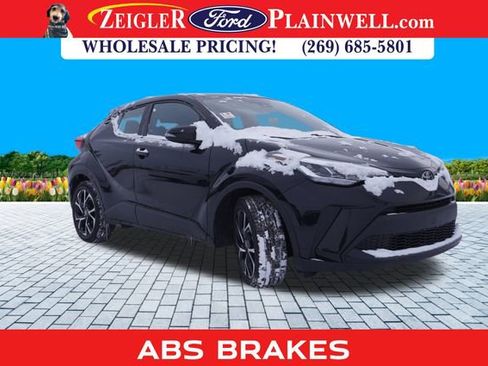 Used 2022 Toyota C-HR XLE image 6