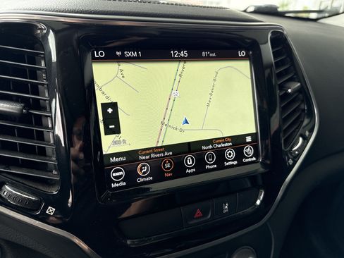 Used 2022 Jeep Cherokee Limited w/ Elite Package AWD/4WD image 24