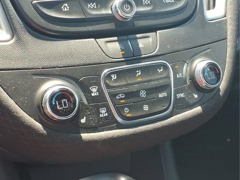 Used 2023 Chevrolet Malibu LT FWD image 8