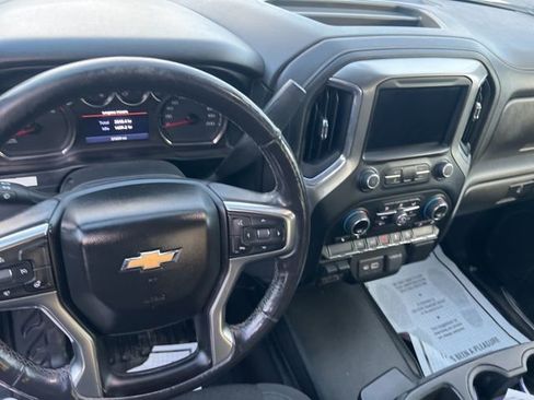 Used 2020 Chevrolet Silverado 1500 LT image 18