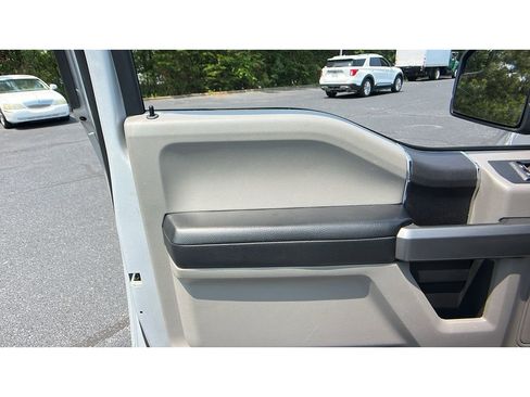 Used 2019 Ford F150 XLT image 8