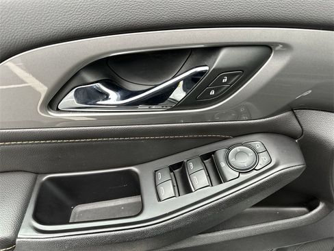 Used 2019 Chevrolet Traverse RS image 13