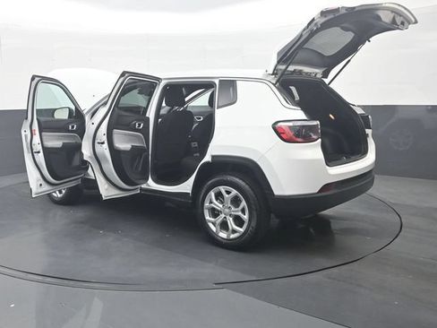 Used 2024 Jeep Compass Sport AWD/4WD image 38
