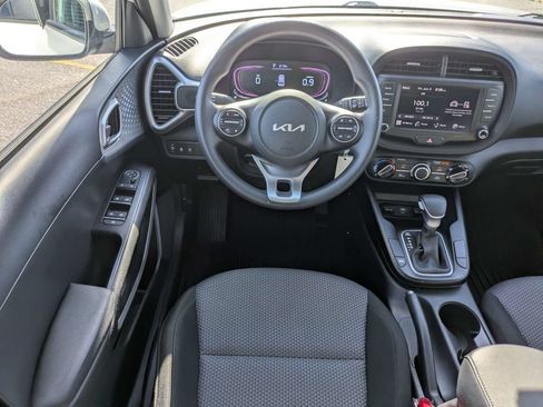 Used 2024 Kia Soul LX w/ Option Group 015 FWD image 16