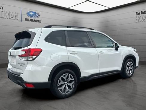 Used 2019 Subaru Forester Premium w/ All-Weather Package AWD/4WD image 4