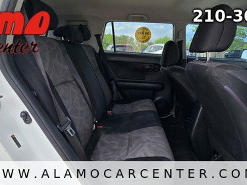 Used 2014 Scion xB FWD image 20