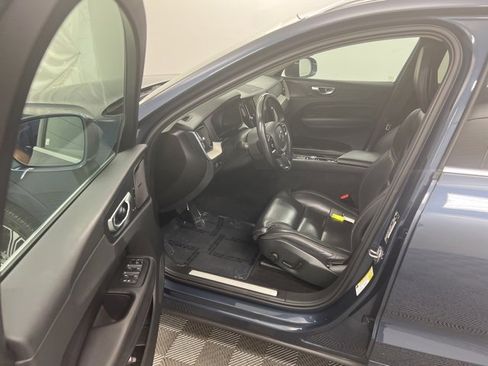 Used 2021 Volvo XC60 T5 Inscription w/ Protection Package Premier image 12