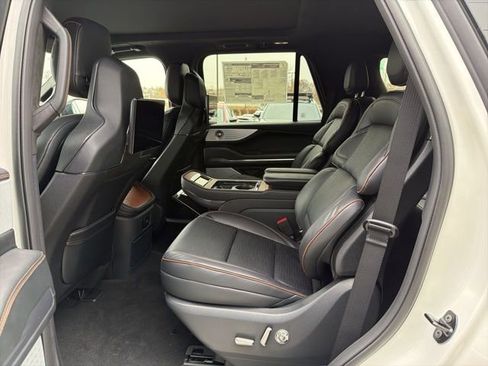 New 2025 Lincoln Navigator Black Label image 8