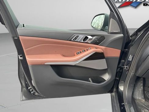 Certified 2025 BMW X5 xDrive40i w/ Climate Comfort Package image 10