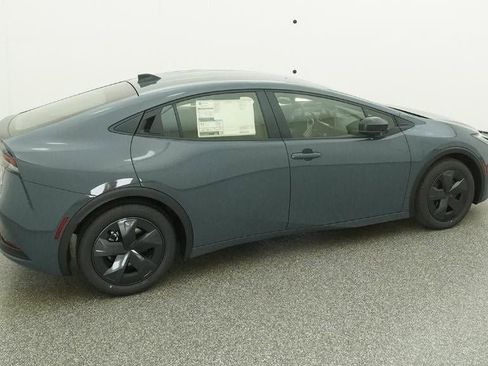 New 2026 Toyota Prius LE image 10