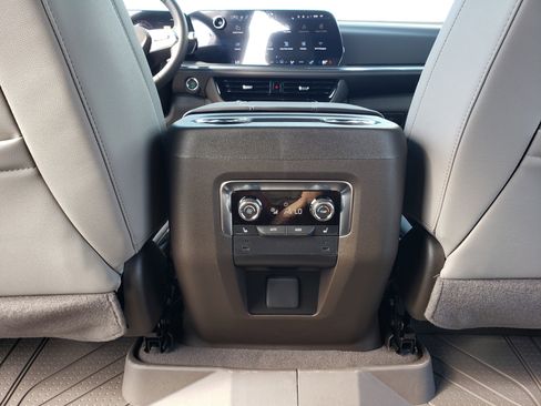 New 2026 Chevrolet Suburban LT w/ Comfort Package RWD image 36