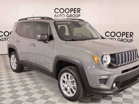 Used 2022 Jeep Renegade Latitude image 1