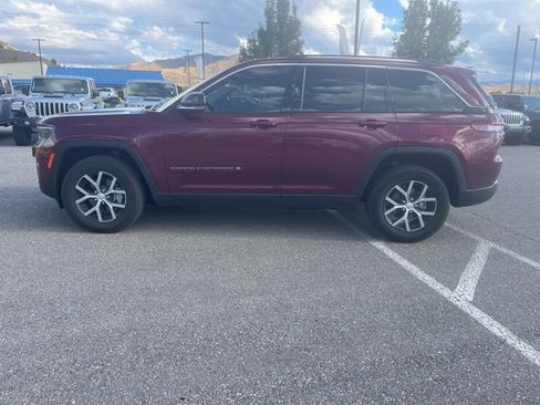 Used 2023 Jeep Grand Cherokee Limited w/ Trailer Tow Prep Group (B) image 7