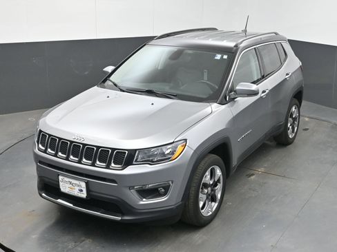 Used 2019 Jeep Compass Limited AWD/4WD image 31