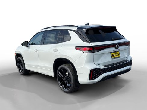 New 2026 Volkswagen Tiguan SE R-Line AWD/4WD image 3