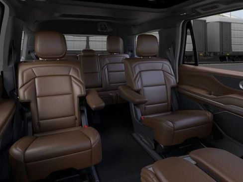 New 2026 Lincoln Navigator Reserve AWD/4WD image 11
