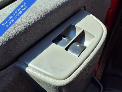 Used 2017 Chevrolet Express 2500 RWD image 17