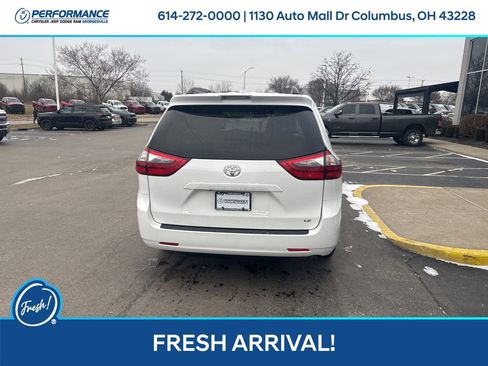 Used 2020 Toyota Sienna LE image 5