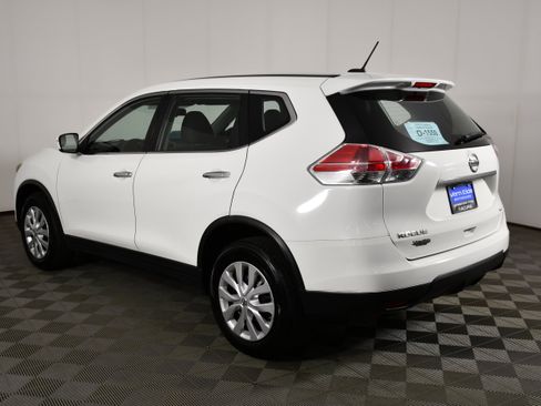 Used 2015 Nissan Rogue S AWD/4WD image 8