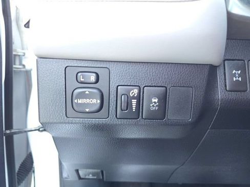 Used 2013 Toyota RAV4 XLE AWD/4WD image 11