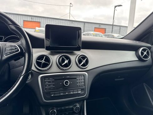 Used 2017 Mercedes-Benz GLA 250 image 17