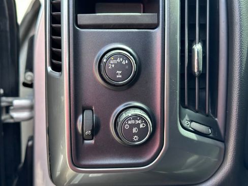 Used 2018 Chevrolet Silverado 1500 LT w/ Texas Edition AWD/4WD image 23