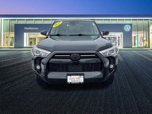 Used 2023 Toyota 4Runner SR5 Premium image 9