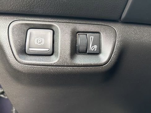 Used 2019 GMC Acadia SLE FWD image 23