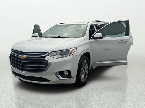 Used 2019 Chevrolet Traverse Premier w/ Driver Confidence II Package FWD image 11