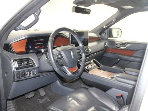 Used 2023 Lincoln Navigator Reserve image 26