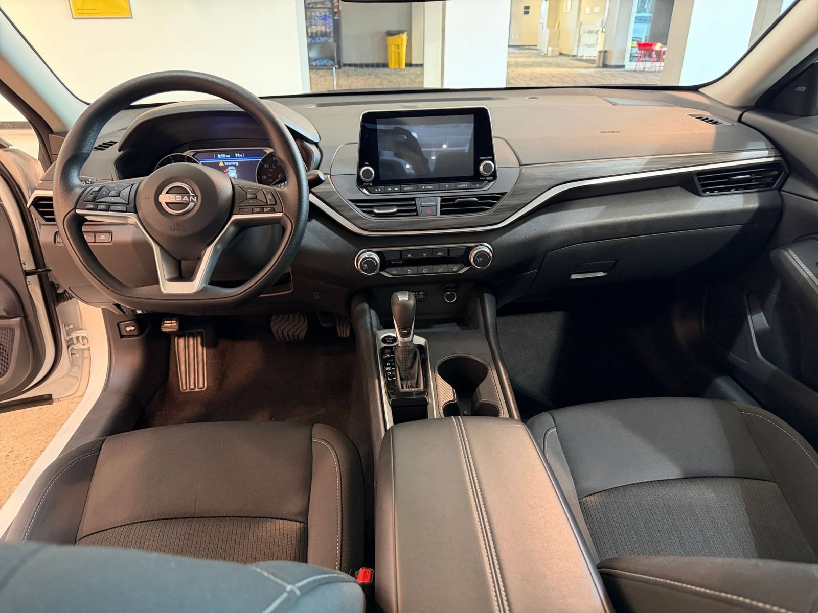 Used 2026 Nissan Altima 2.5 SV FWD image 31