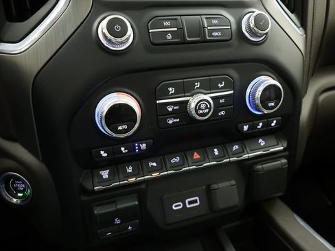 Used 2021 GMC Sierra 3500 Denali w/ Denali Ultimate Package image 30