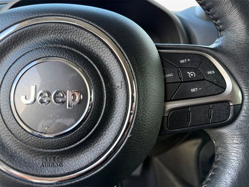 Used 2022 Jeep Renegade Latitude w/ Convenience Group image 26