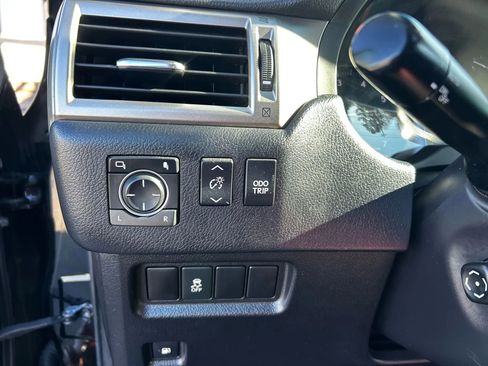 Used 2015 Lexus GX 460 image 11