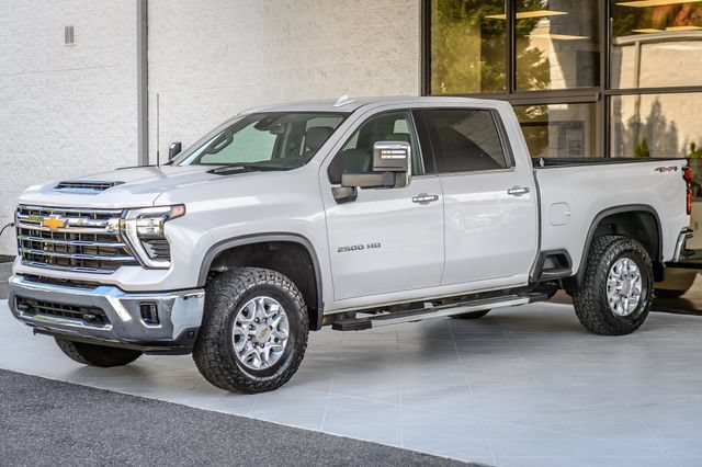 Used 2024 Chevrolet Silverado 2500 LTZ AWD/4WD image 6