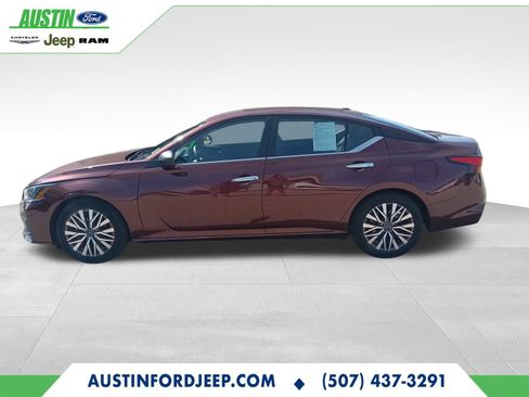 Used 2024 Nissan Altima 2.5 SV image 5