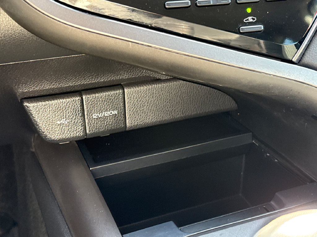 Used 2024 Toyota Camry SE FWD image 23