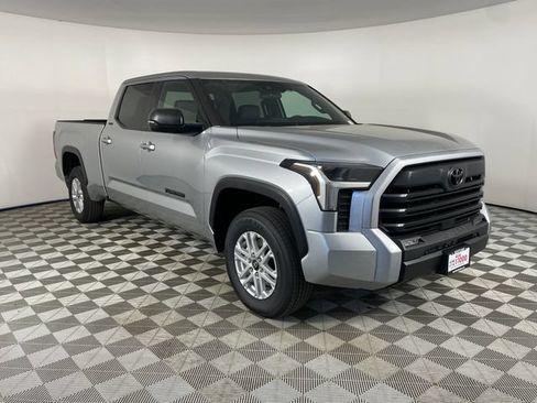 New 2026 Toyota Tundra SR5 AWD/4WD image 10