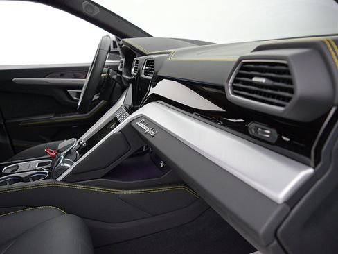 Used 2023 Lamborghini Urus S AWD/4WD image 29