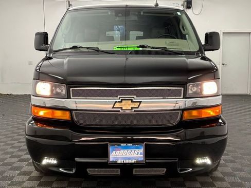 Used 2020 Chevrolet Express 2500 Explorer Limited SE w/ Enhanced Convenience Package image 16