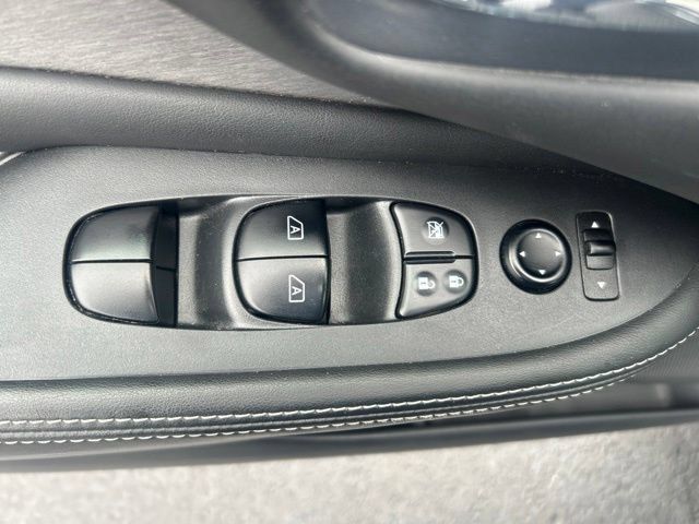 Used 2021 Nissan Murano SV AWD/4WD image 22