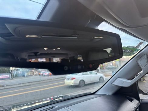 Used 2015 Cadillac Escalade ESV Luxury image 24