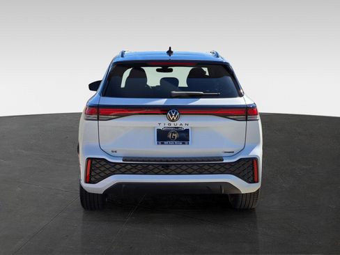 New 2026 Volkswagen Tiguan SE R-Line image 5